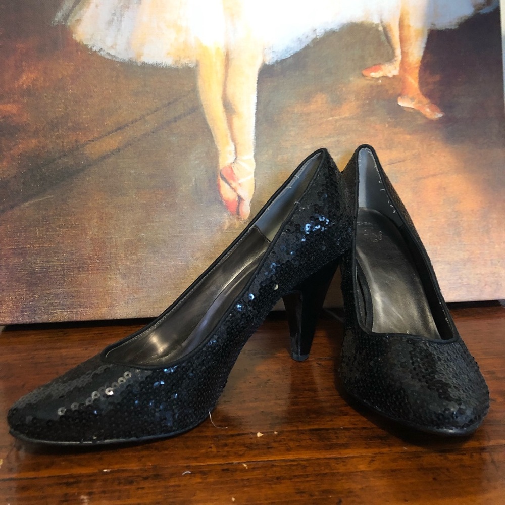 Zara Black Sequined Pumps